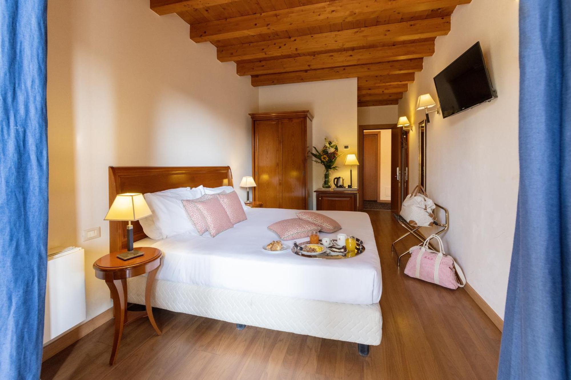 Hotel Venice Resort Airport Tessera Exterior photo