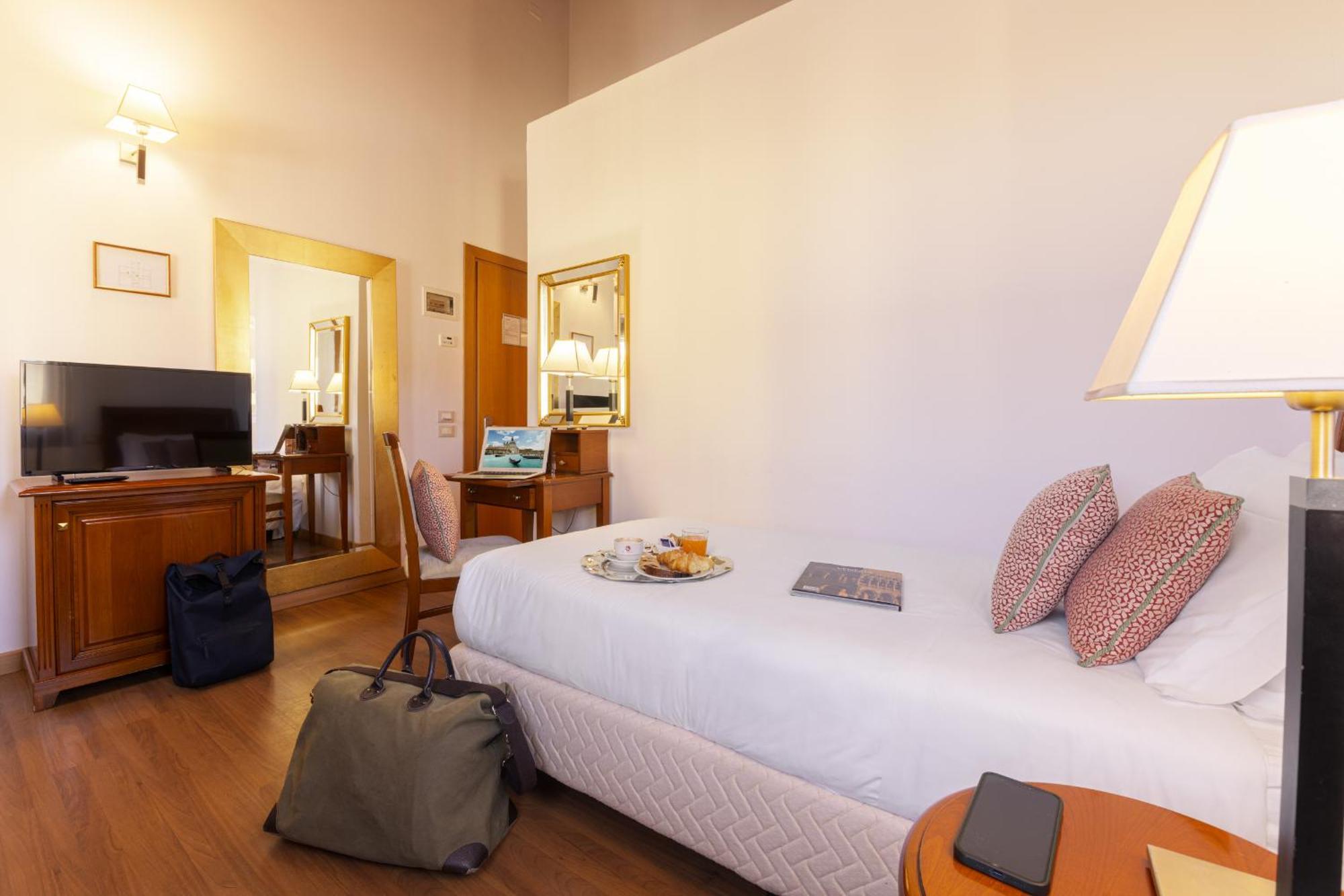 Hotel Venice Resort Airport Tessera Exterior photo